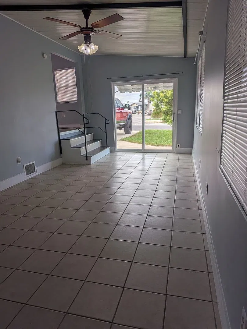 Gated, spacious one bedroom home — Photo 4