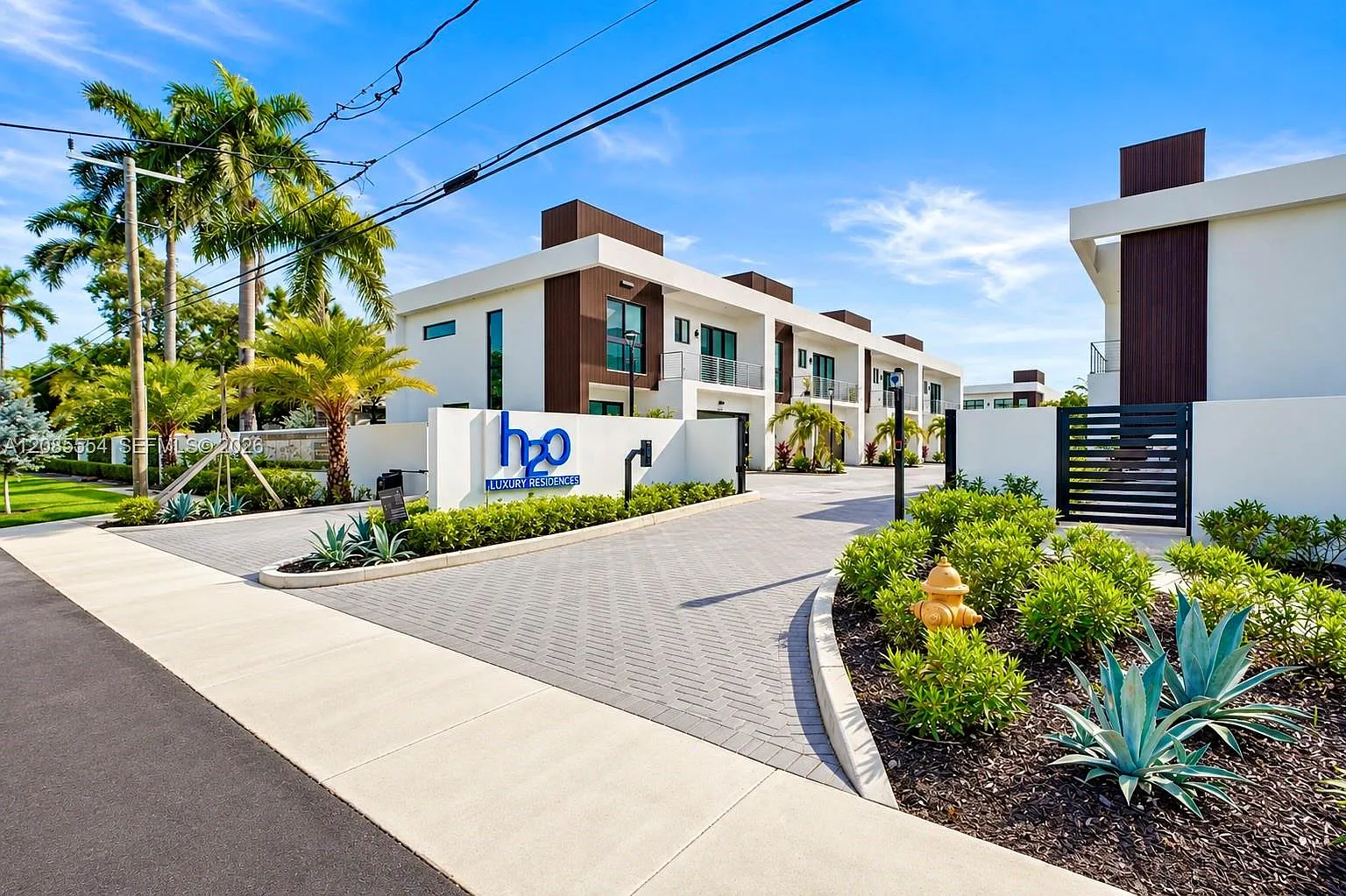 H20 Dania Beach — Photo 2