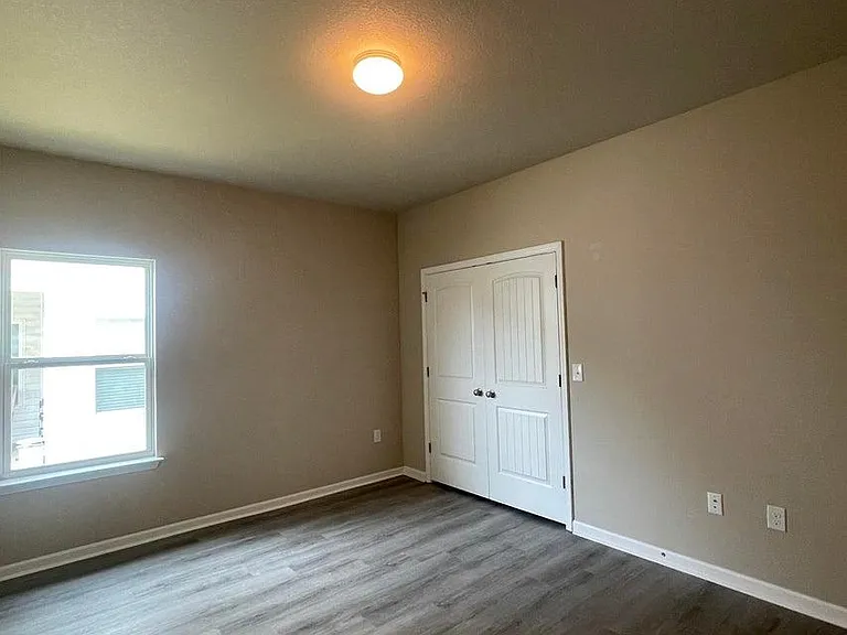 186 Cornelia St — Photo 21