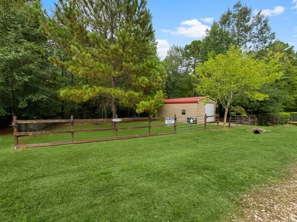 1190 Hidden Oaks Dr, Point Blank, TX 77364