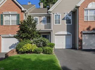 13 Knox Ct, Basking Ridge, NJ 07920