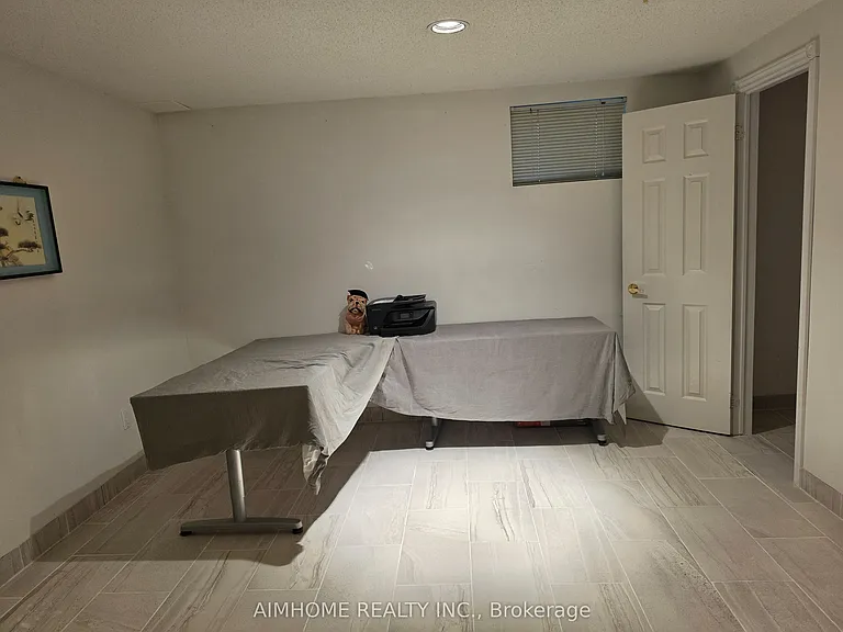 49 Holbrook Ct — Photo 29