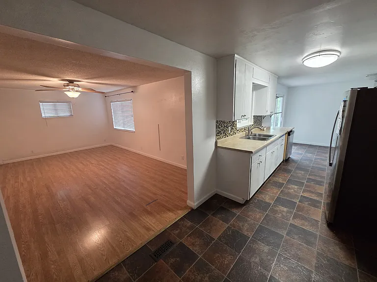216 Jericho Ave NE — Photo 7