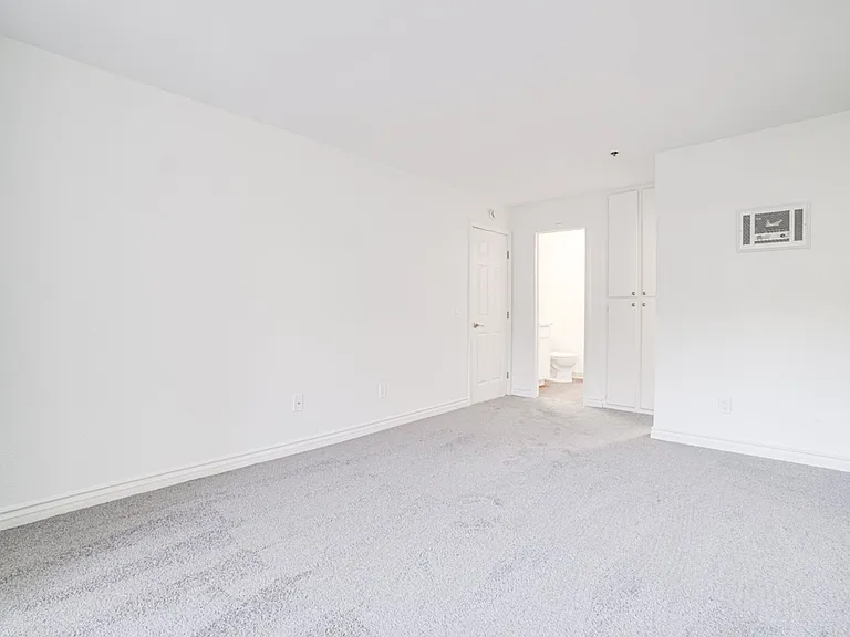 One park Apartments — Photo 73
