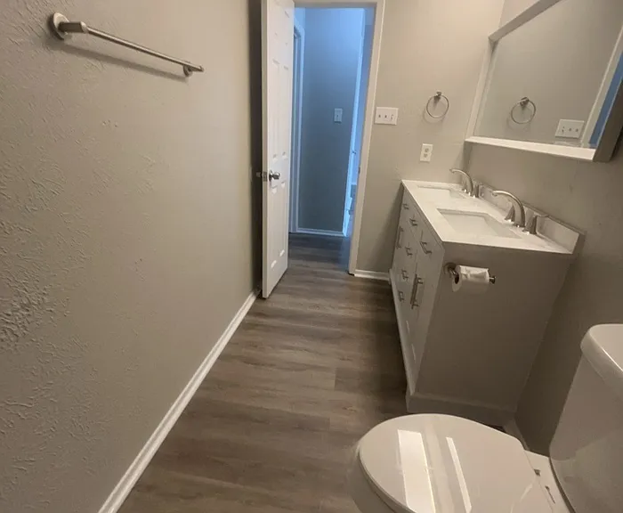 1104 Southmoor Ave #B — Photo 5