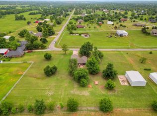 2261 Bob White Dr, Tuttle, OK 73089