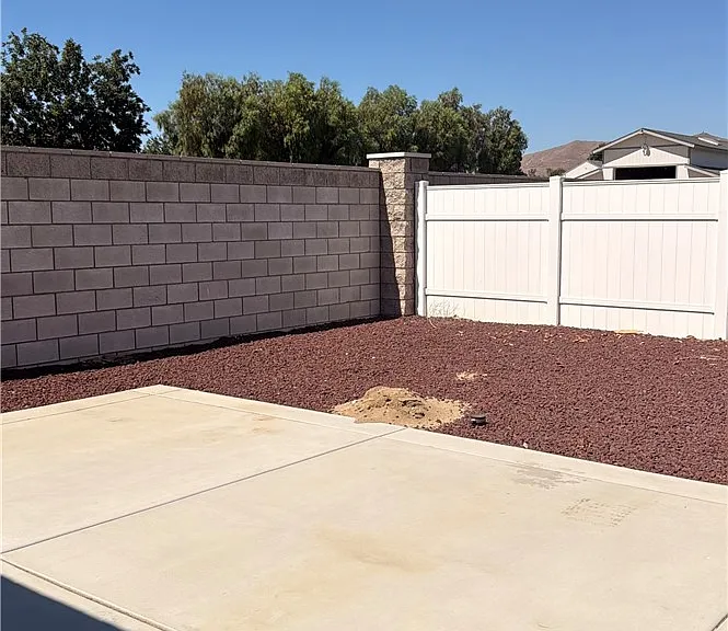11088 Spruce Ave — Photo 16