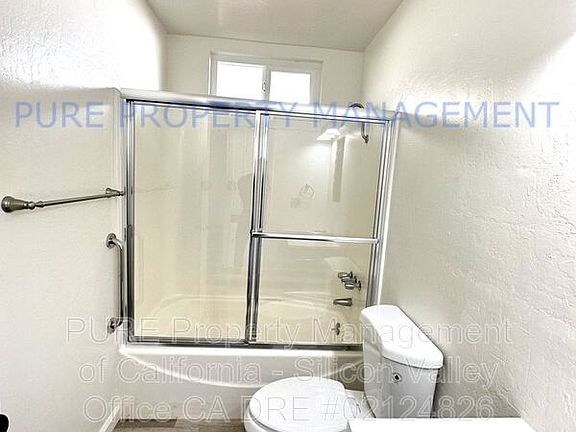 5th image of 555 Bridge St