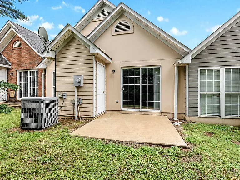 10 Whitfield Way — Photo 27
