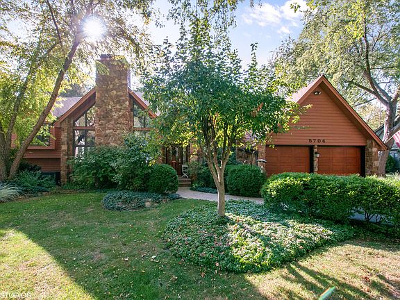 3rd image of 5704 Riverview Dr