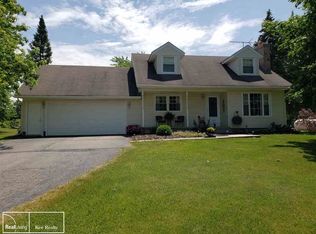 14981 Pine Knoll Ln, Capac, MI 48014