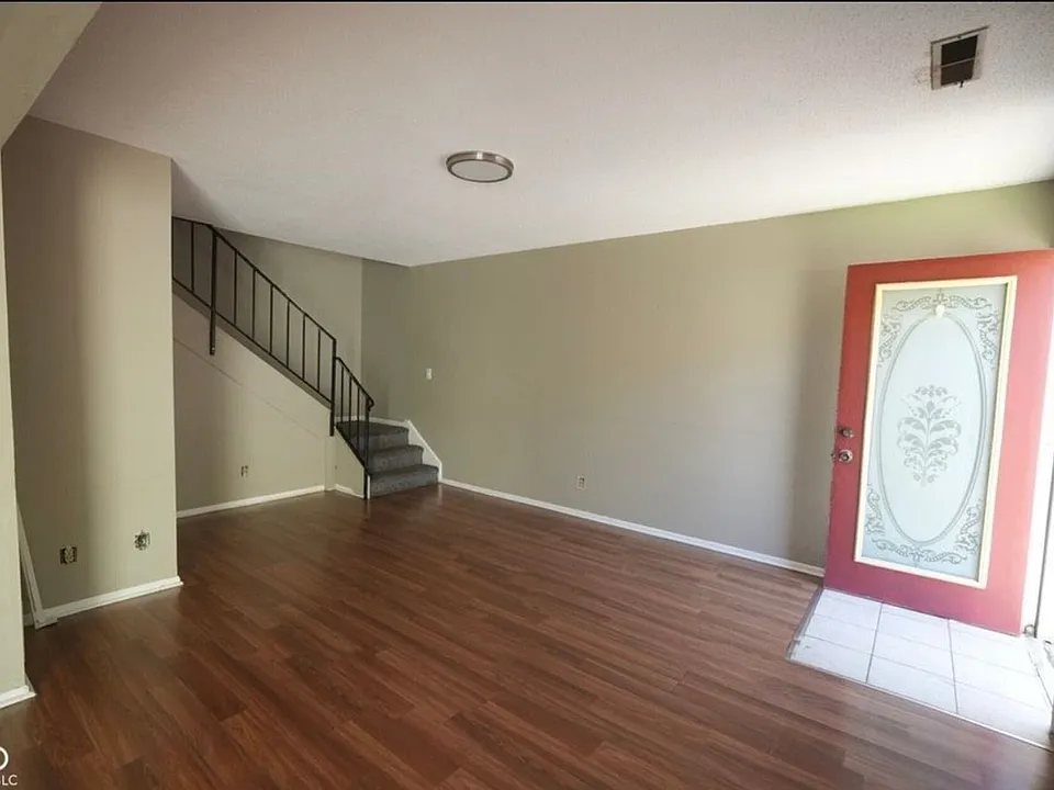 2813 Del Prado Dr