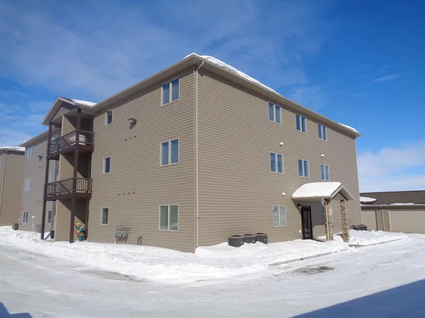 1401 Sharloh Loop, Bismarck, ND 58501