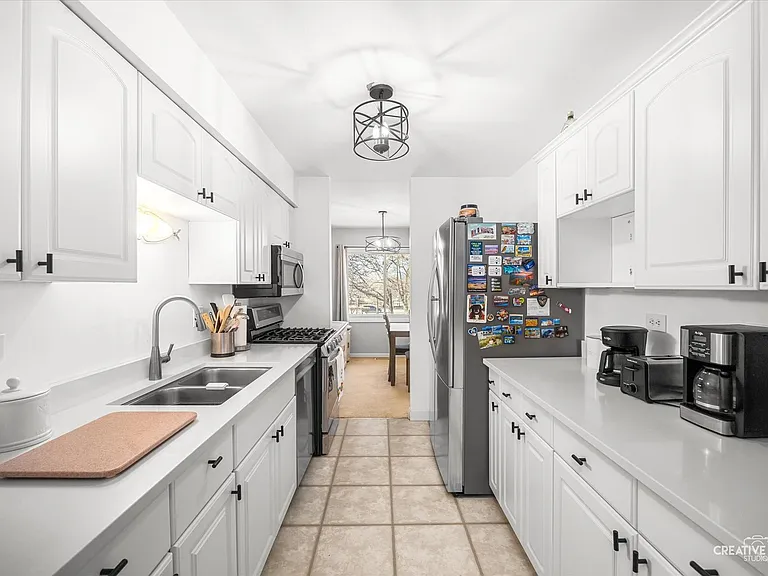2928 Roberts Dr #8 — Photo 2
