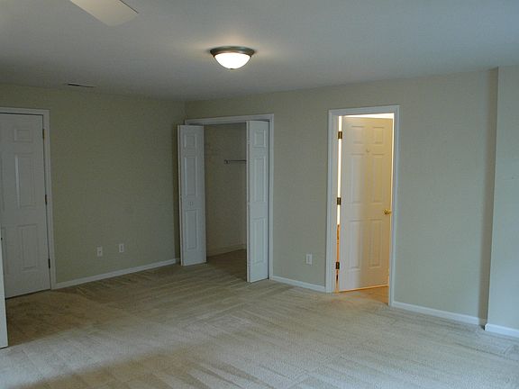 Family room 3