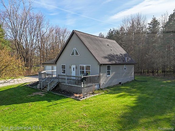 3rd image of 14445 Harris Rd