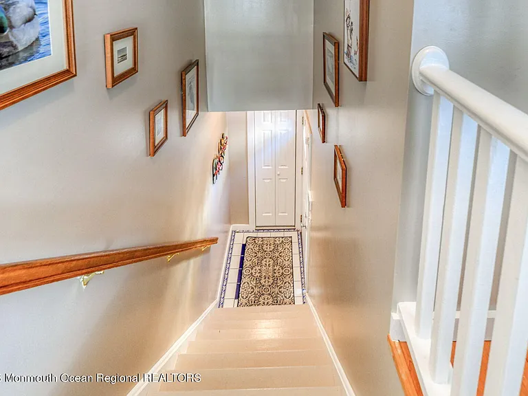 69 Franklin Ave #2 — Photo 16