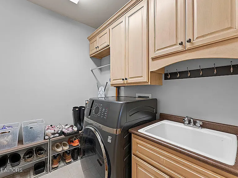9607 Levens Way — Photo 13