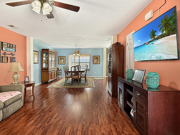 4th image of 310 Cohen Cir