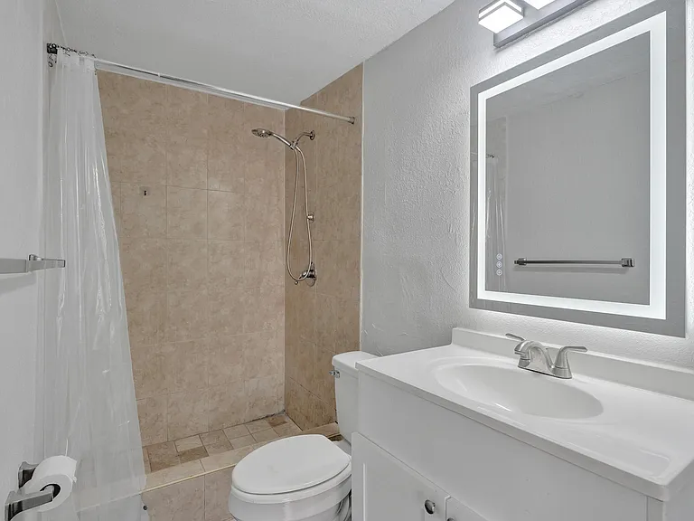 234 NE 14th Ave #2 — Photo 20