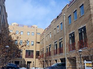 1350 W Byron St #B8, Chicago, IL 60613