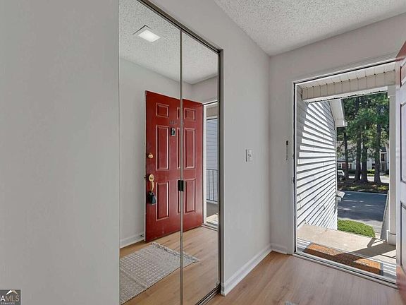 4th image of 4106 Whitehall Way