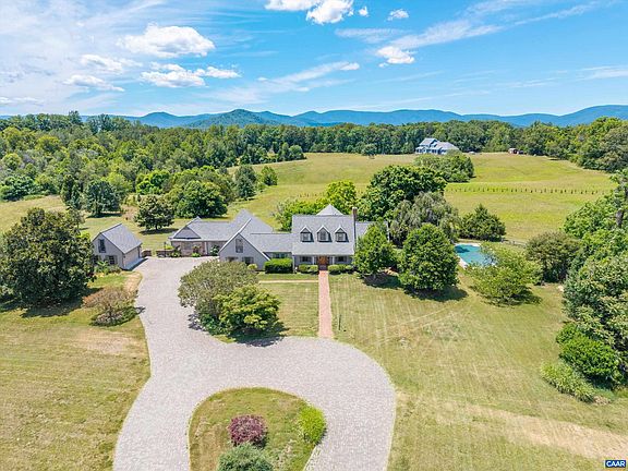 5th image of 546 Three Pond Ln