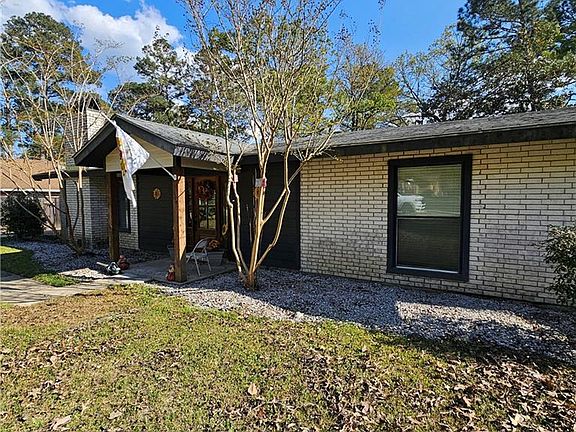 3rd image of 113 Spring Creek Dr