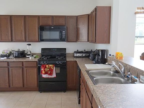 3rd image of 27235 White Plains Way