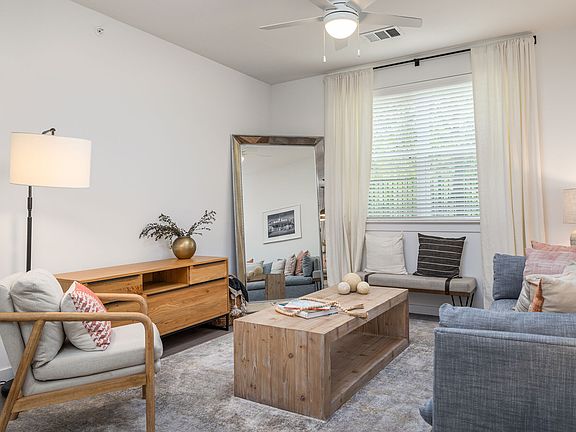 4th image of 5301 Decker Ln #8101