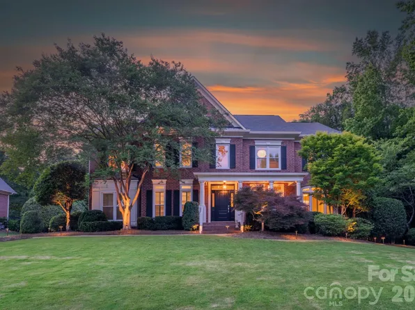 7810 Stonehaven Dr, Waxhaw, NC 28173