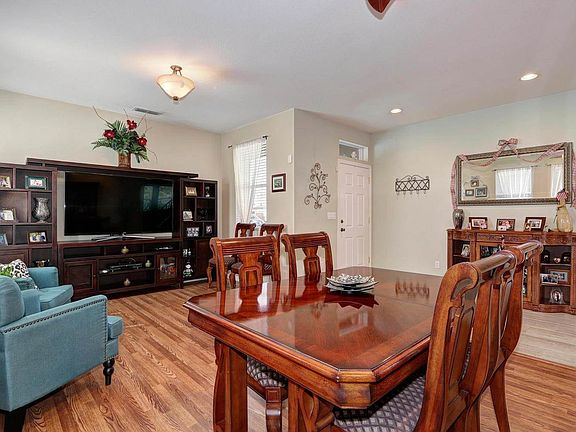 4th image of 304 Arroyo Madrone Ct