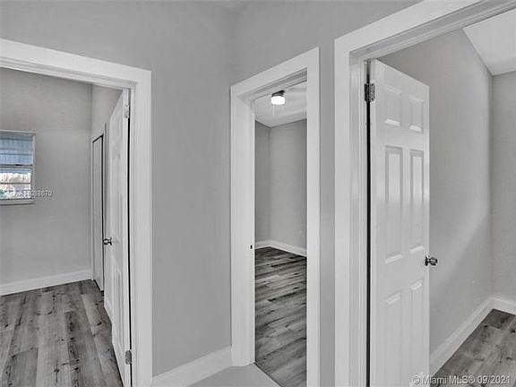 4th image of 650 E Dayton Cir