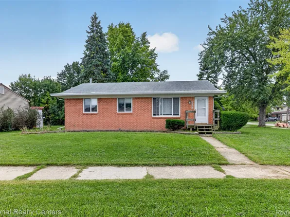 43843 Applewood Rd, Canton, MI 48188