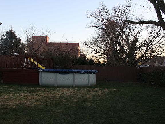 3rd image of 345A Doughty Blvd