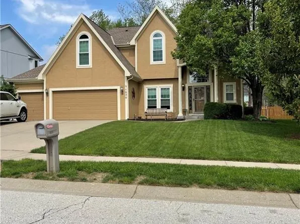 1830 Parkside Dr, Liberty, MO 64068