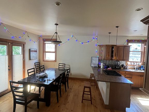 3rd image of 246 Garfield Ave Room 4