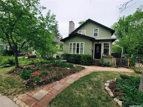 825 10th STREET E, Saskatoon, SK S7H 0H4