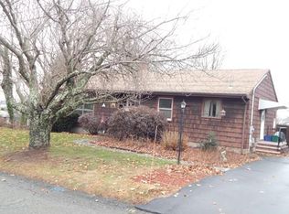 66 Colonial Ave, Tiverton, RI 02878