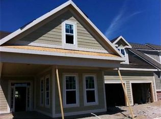 6710 Regents Park Dr, Zionsville, IN 46077