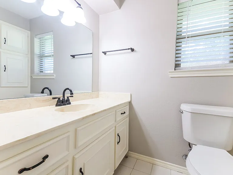 405 W Marble St — Photo 13