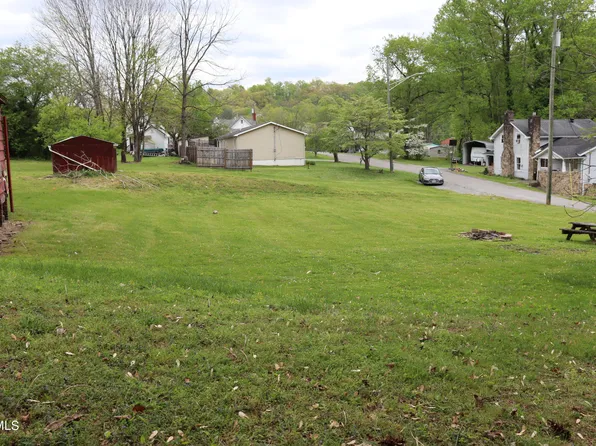 Maple Ave E, Big Stone Gap, VA 24219