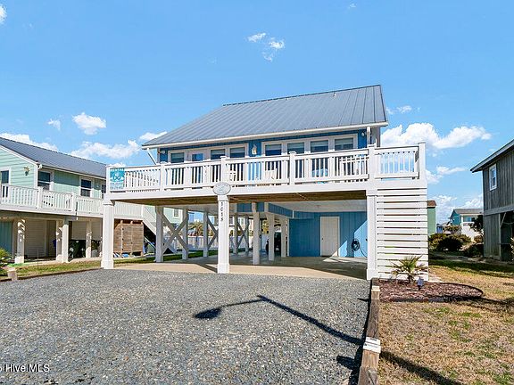 3rd image of 1018 W Beach Drive