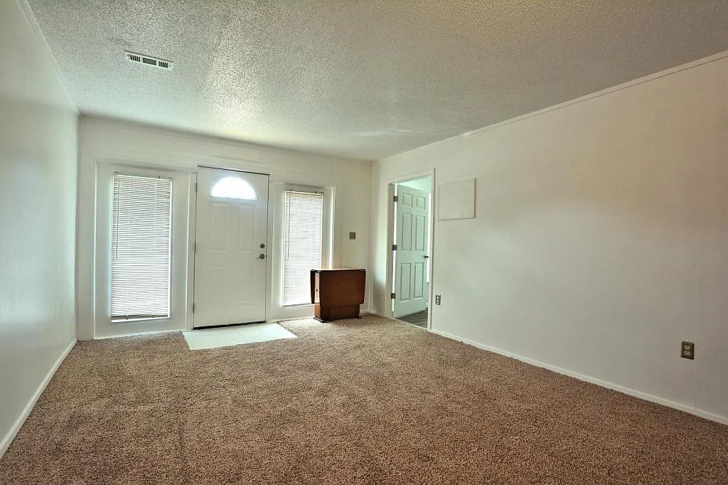 4816 61st Street — Photo 4