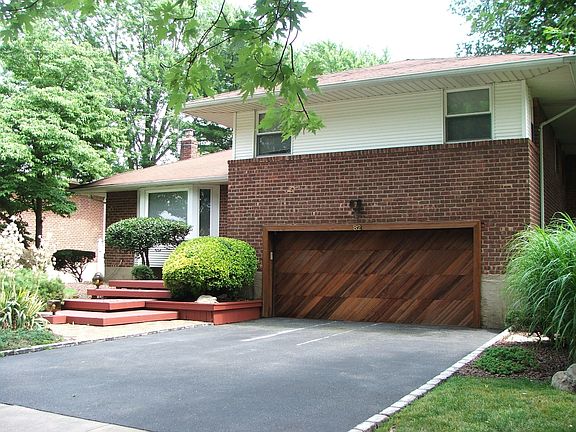 2nd image of 82 Phipps Ln