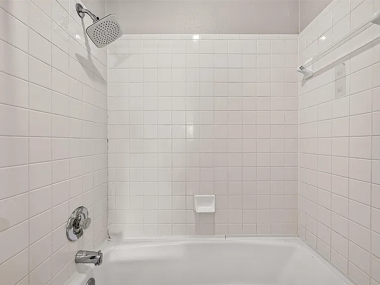 2523 Creekway Cir — Photo 29