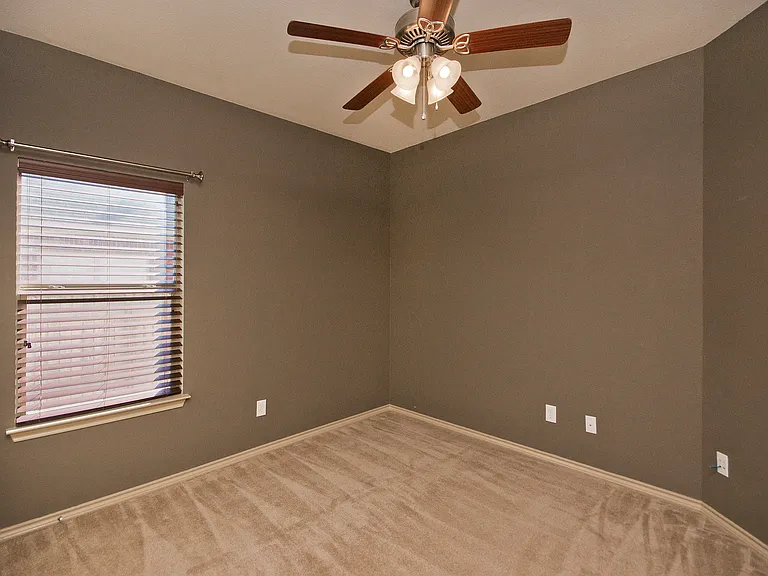 3205 Buckthorn Ln — Photo 13