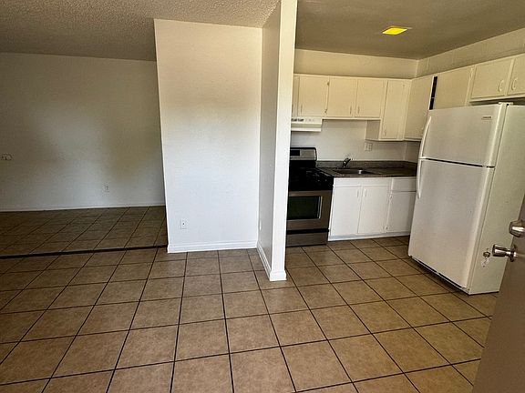 2nd image of 2301 Wengert Ave