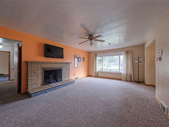 3rd image of 1757 Brodhead Rd