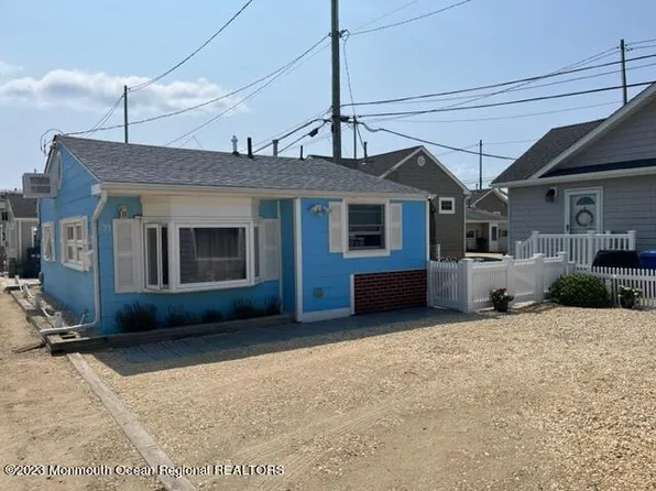 31 E Kingfisher Way, Lavallette, NJ 08735